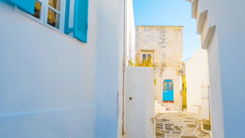 the alleyways of lefkes village