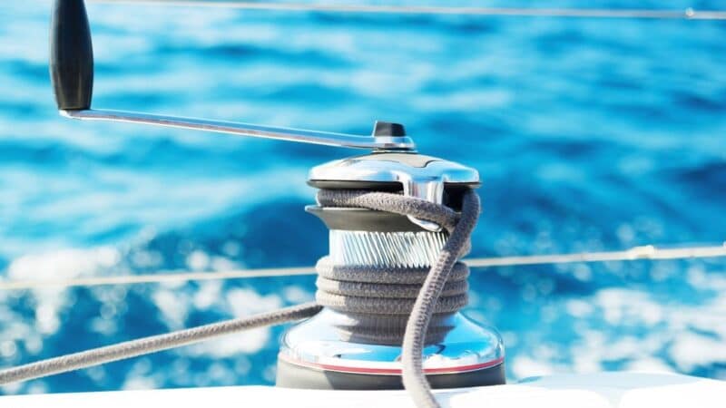 a winch on a sailboat