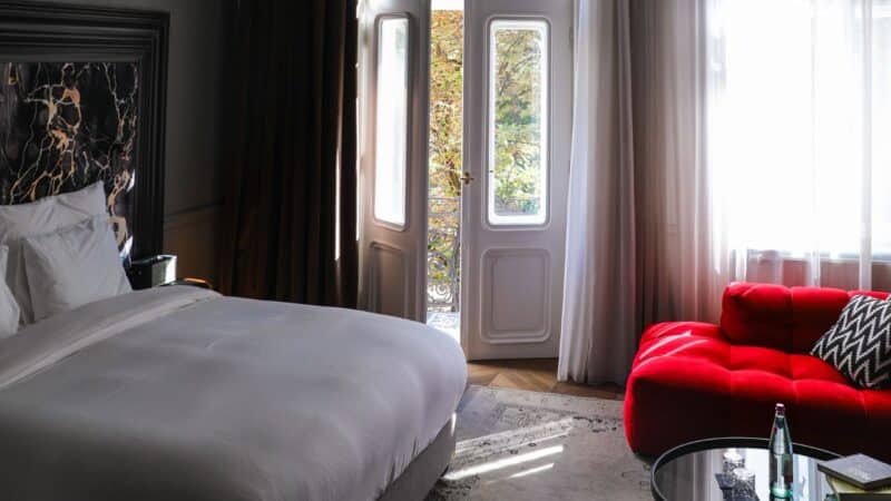 hotel collect bedroom