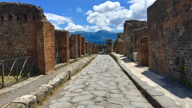 visiting Pompeii from Naples