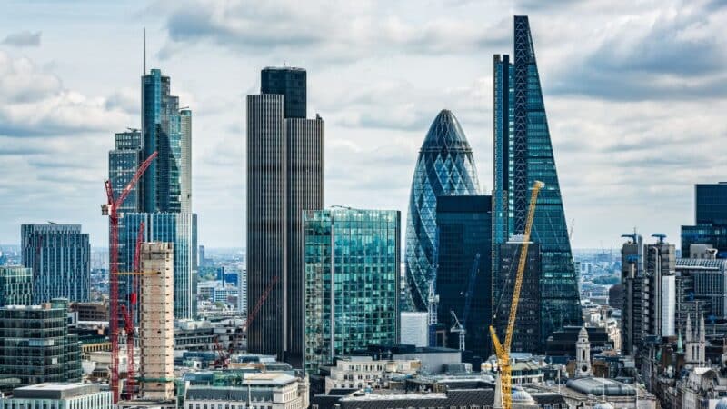 the london city skyline with tall business buildings