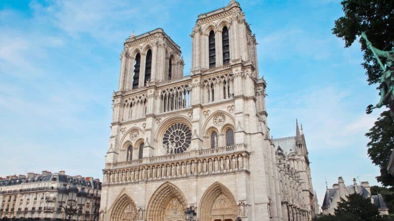 a famous church in paris during the summer time